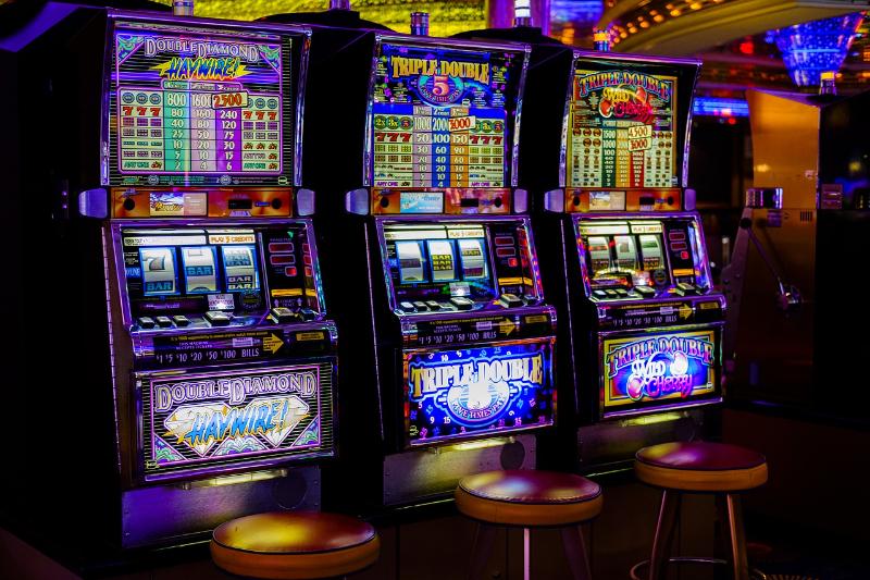 Kostenlose Online Casino Apps: Für alle Automaten-Fans gibt es die aufregenden Abenteuer an den Walzen auch mobil